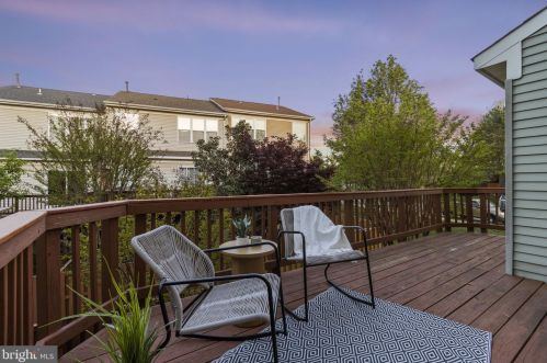 7433 Dunnington Pl, Alexandria VA  22315-5248 exterior