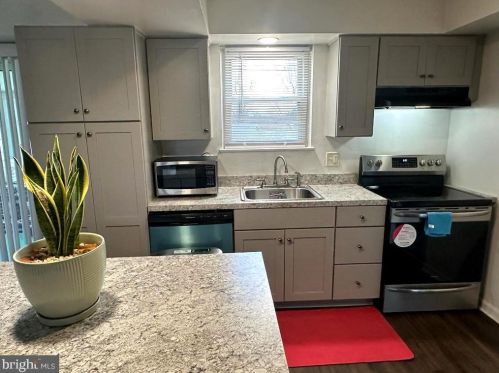 104 Armstrong Ln, Lancaster PA  17603-5972 exterior