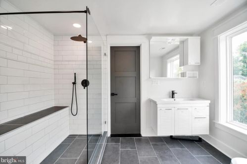 102 Ritchie Ave, Silver Spring MD  20910-5112 exterior