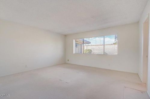 1041 Kumquat Pl, Oxnard CA 93036-1533 exterior