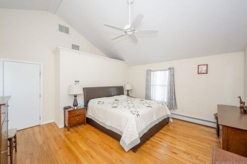 2 Cornwall Rd, Norwalk CT 06850-1807 exterior