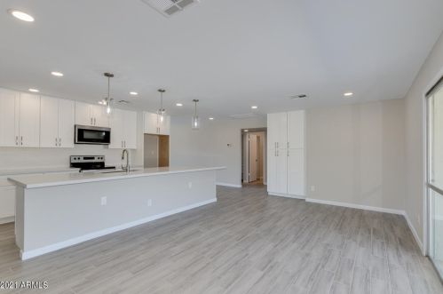 5602 42nd Ln, Phoenix AZ  85019-2001 exterior