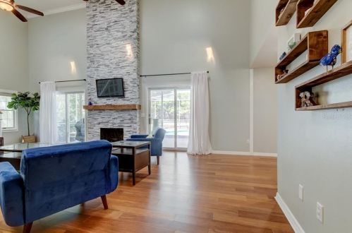 12216 Twin Br Acres Rd, Tampa FL 33626-3711 exterior