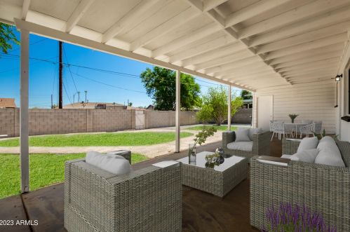 2925 42nd Ave, Phoenix AZ  85019-4323 exterior