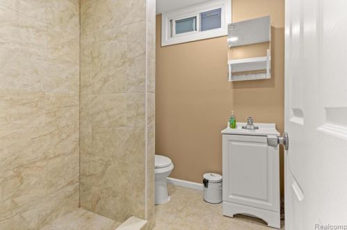 4964 Monroe St, Dearborn Heights MI  48125-2525 exterior