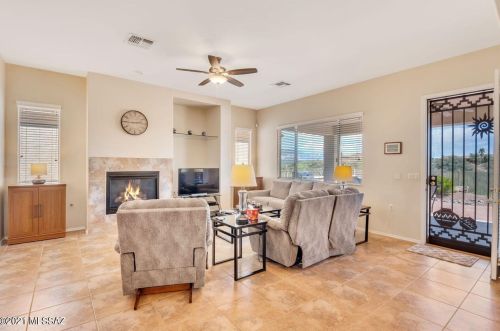 1831 Placita Canoa Azul, Green Valley AZ 85622-8079 exterior