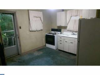 135 Reynolds Ave, Pottstown PA  19464-5130 exterior