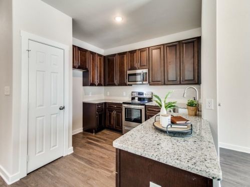 413 Elm St, Denison TX  75021-2428 exterior