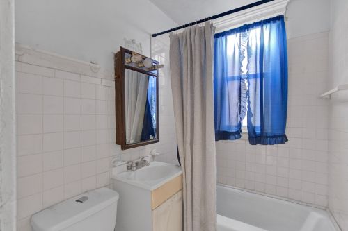 3611 Calumet Ave, Chicago IL 60653-1103 exterior