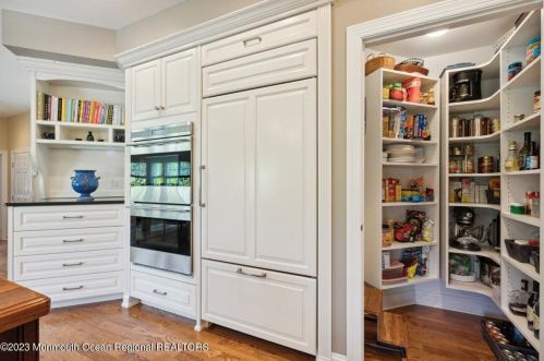 54 Country Vw Dr, East Freehold NJ 07728-9024 exterior