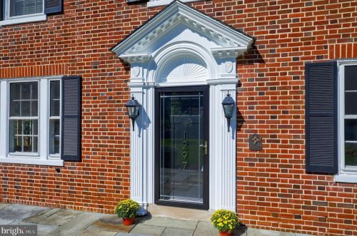 1297 Wheatland Ave, Lancaster PA 17603-4520 exterior