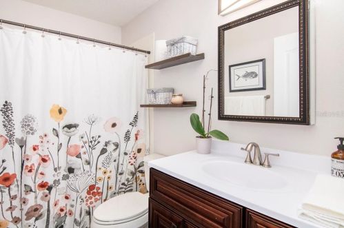 12219 Bishopsford Dr, Tampa FL 33626-1317 exterior