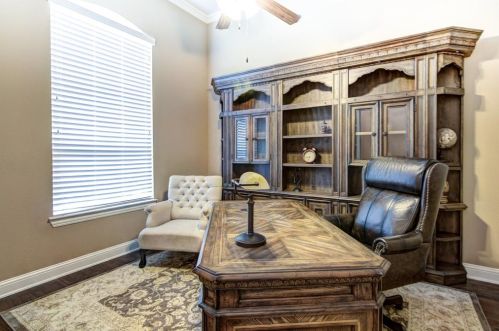 7346 Ridgepoint Dr, Irving TX  75063 exterior