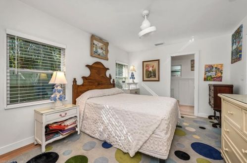 510 3 Ave, Naples FL 34102-6315 exterior