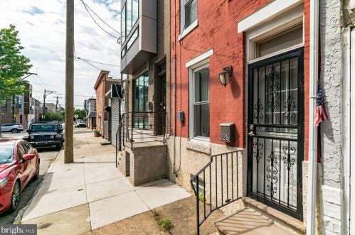 2216 Fletcher St, Philadelphia PA  19125-2506 exterior