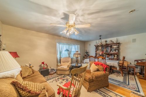 59 Howell Ave, Perth Amboy NJ 08863-1445 exterior