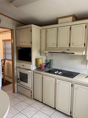 470 Natalie Dr, Fort Pierce FL 34952-7952 exterior