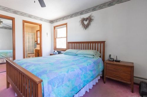 21 Susan Cir, Enfield CT 06082-5767 exterior