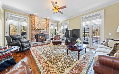 540 Kenilworth Ave, Elmhurst IL 60126-4445 exterior