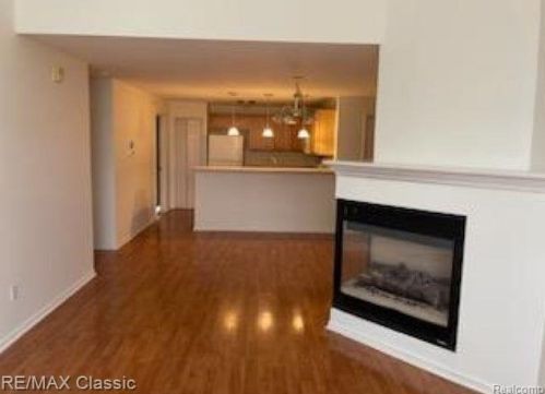 22105 Alexa Dr, Walled Lake MI  48390-5842 exterior