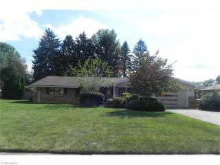 25667 Chaucer Dr, Cleveland, OH 44145-4731