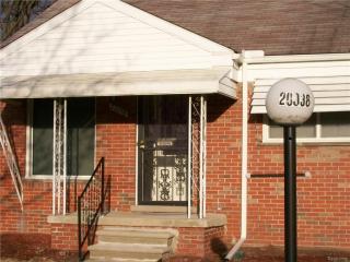 20038 Pierson St, Detroit MI  48219-1310 exterior