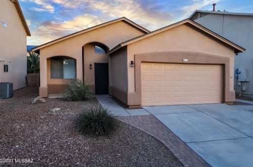 8613 Desert Dove Dr, Tucson, AZ 85747-5148