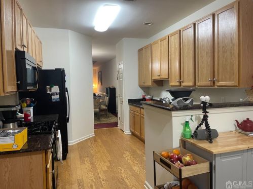 7 Barbour Ct, Old Bridge, NJ 08857-4412