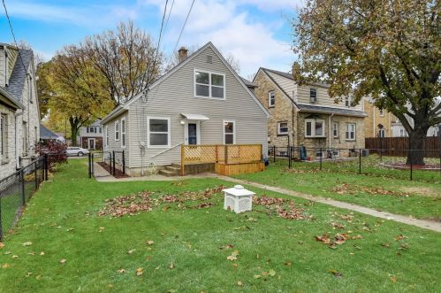 2908 77th St, Milwaukee WI  53222-5016 exterior