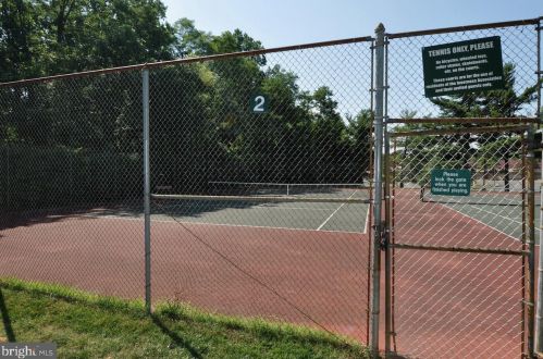 7523 Heatherton Ln, Rockville MD  20854-3232 exterior