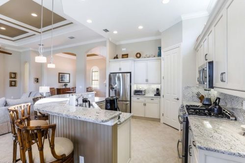 6838 Canwick Cove Cir, Naples FL 34113-3201 exterior