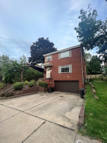 422 Chestnut St, Pittsburgh PA  15212-5913 exterior