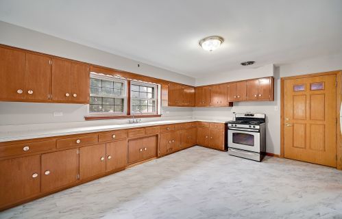 6201 Kilpatrick Ave, Chicago IL 60652-3050 exterior