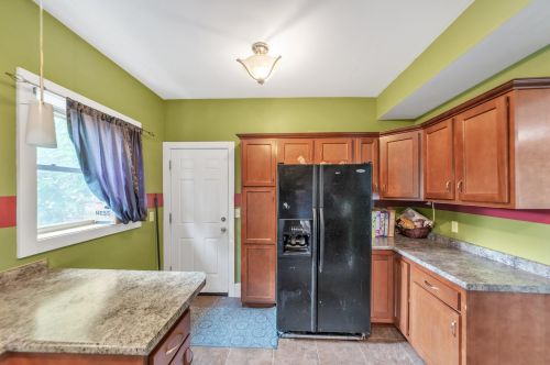 1665 Plainfield Ave, Grand Rapids MI 49505-4704 exterior