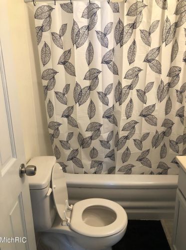 3111 Macarthur Rd, Meskegon MI  49442-1538 exterior