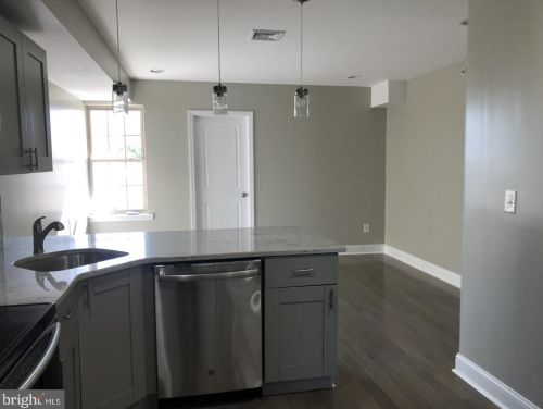 2218 Ellsworth St, Philadelphia PA  19146-2812 exterior