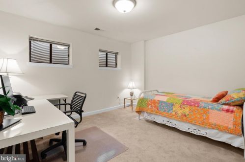 5806 Tudor Ln, Rockville MD 20852-2852 exterior