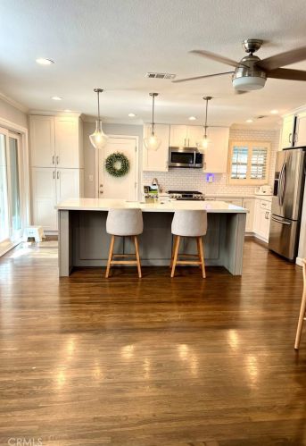 2148 Victoria Dr, Fullerton CA 92831-2134 exterior