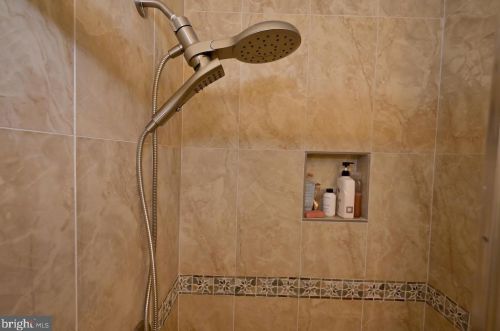 17218 Amity Dr, Rockville MD 20855-2578 exterior