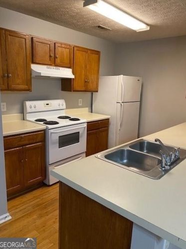 5626 Strathmoor Manor Cir, Lithonia GA  30058-2633 exterior