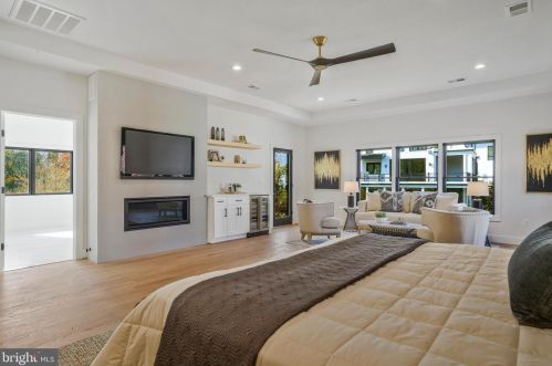 1520 Brookhaven Dr, Mc Lean VA  22101-4127 exterior