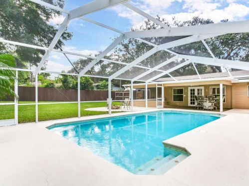 12607 51 St, Tampa FL 33619-1418 exterior