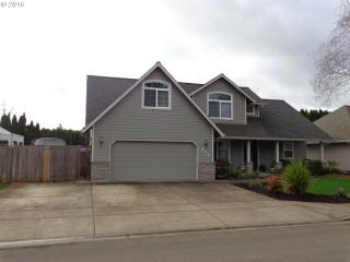 572 Watson Dr, Eugene, OR 97404-1346