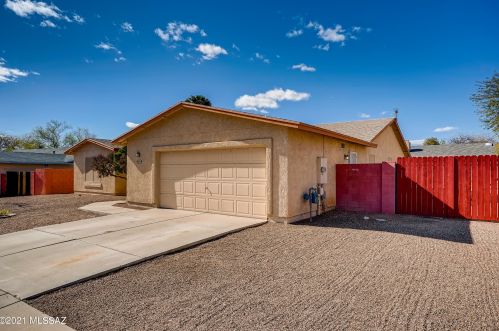9835 Banbridge St, Tucson, AZ 85747-5135