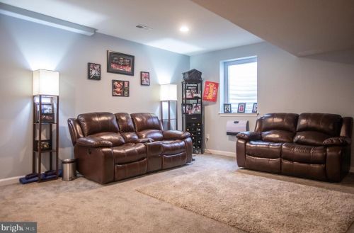 1012 Johnson St, Philadelphia PA  19138-1015 exterior