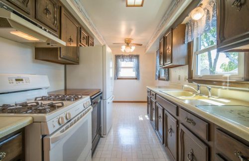 3847 37th St, Milwaukee, WI 53221-1011