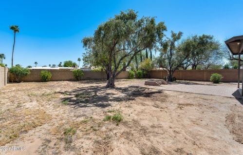 11617 37th Pl, Phoenix AZ  85028-2130 exterior