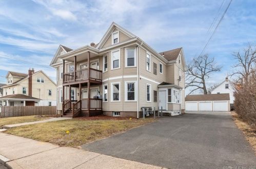 30 Foster St, Manchester, CT 06040-5329