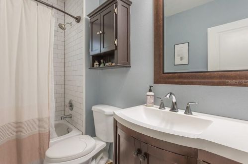 206 Cayuga St, Tampa FL 33603-4166 exterior