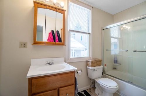 2822 Edwards Way, Pittsburgh PA 15203-2309 exterior